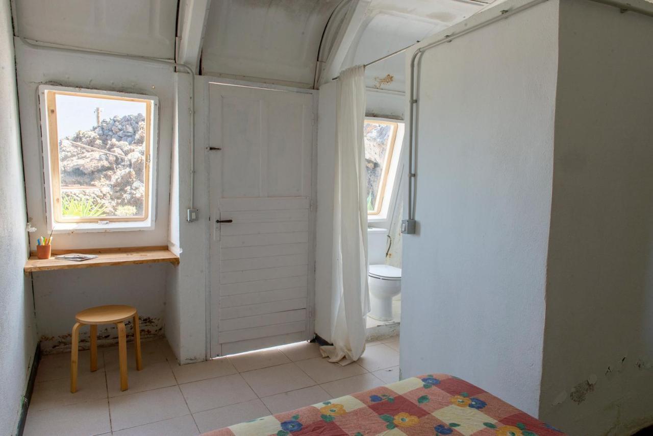 Basic En-Suite Bedroom By The Sea Guinea Kültér fotó