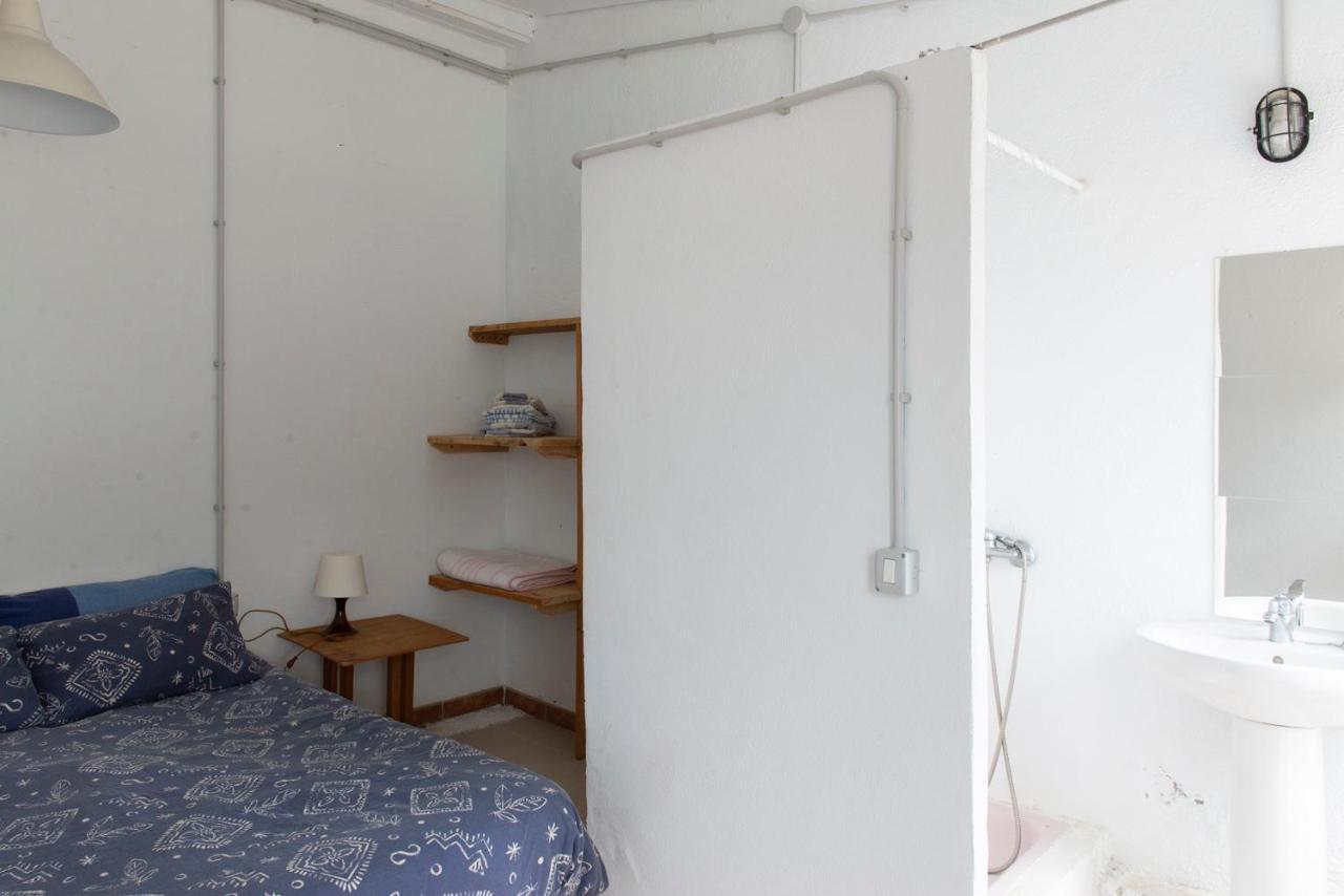 Basic En-Suite Bedroom By The Sea Guinea Kültér fotó