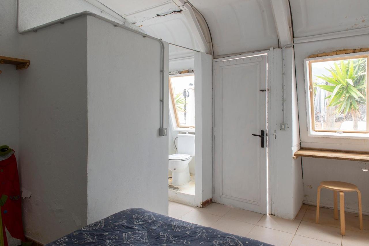 Basic En-Suite Bedroom By The Sea Guinea Kültér fotó